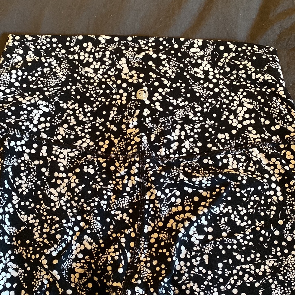 Lululemon Aligns Chirasu Black 6 - Picture 4 of 7